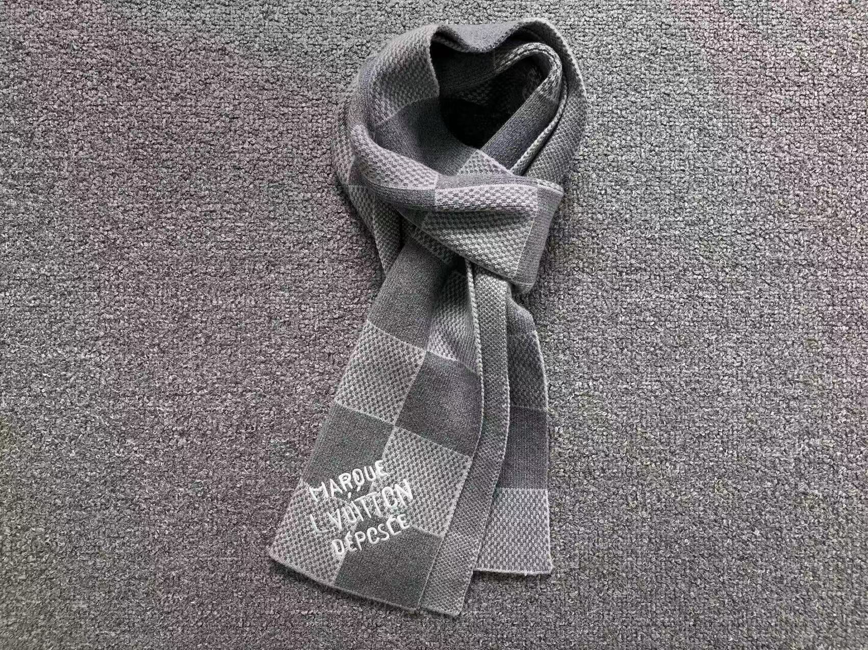 Combo Chapeau LV + Foulard - Gris, Noir/Blanc, Noir et Bleu