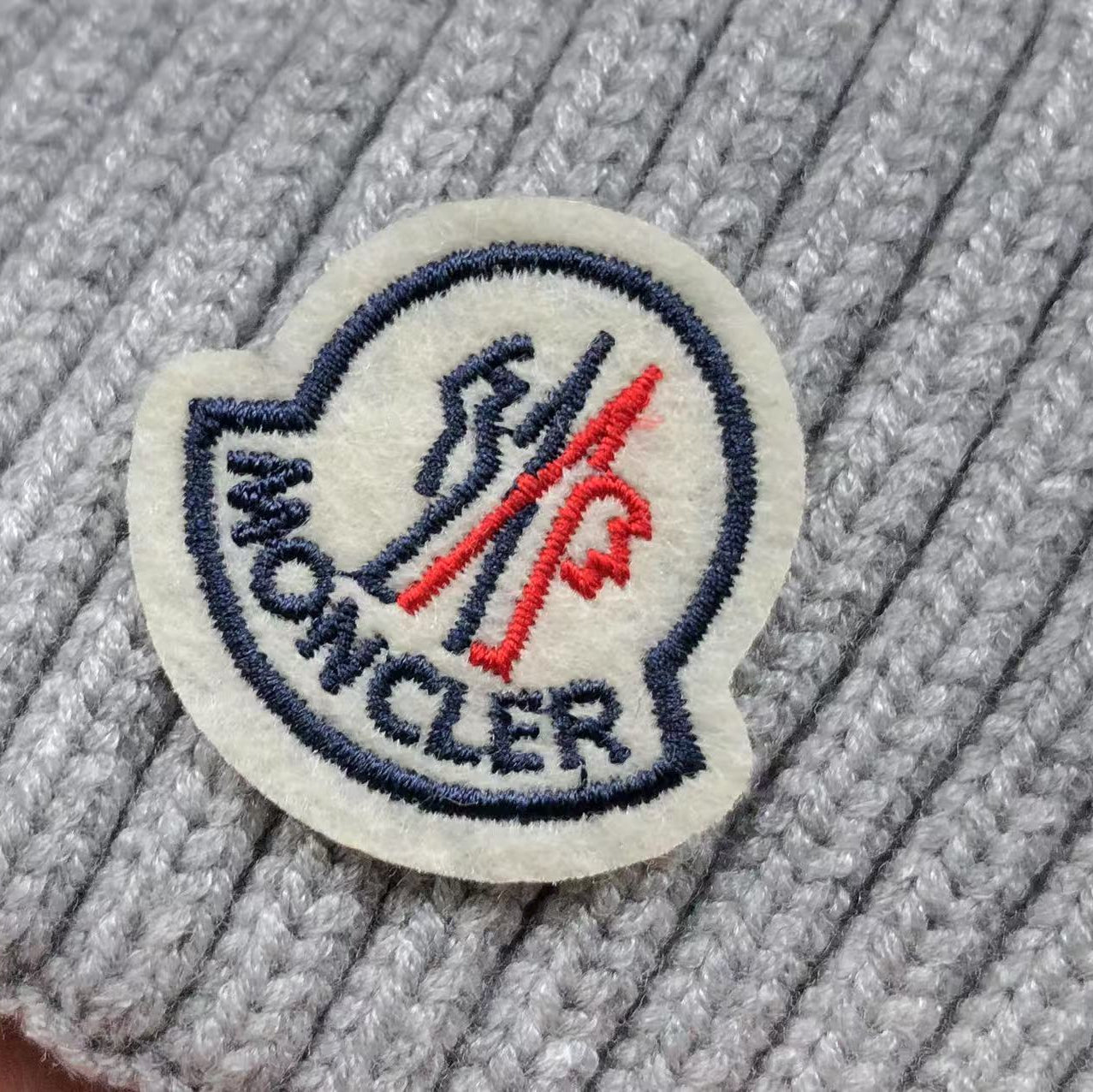 Chapeau MCLR  Pompon + SCAN NFC - Gris