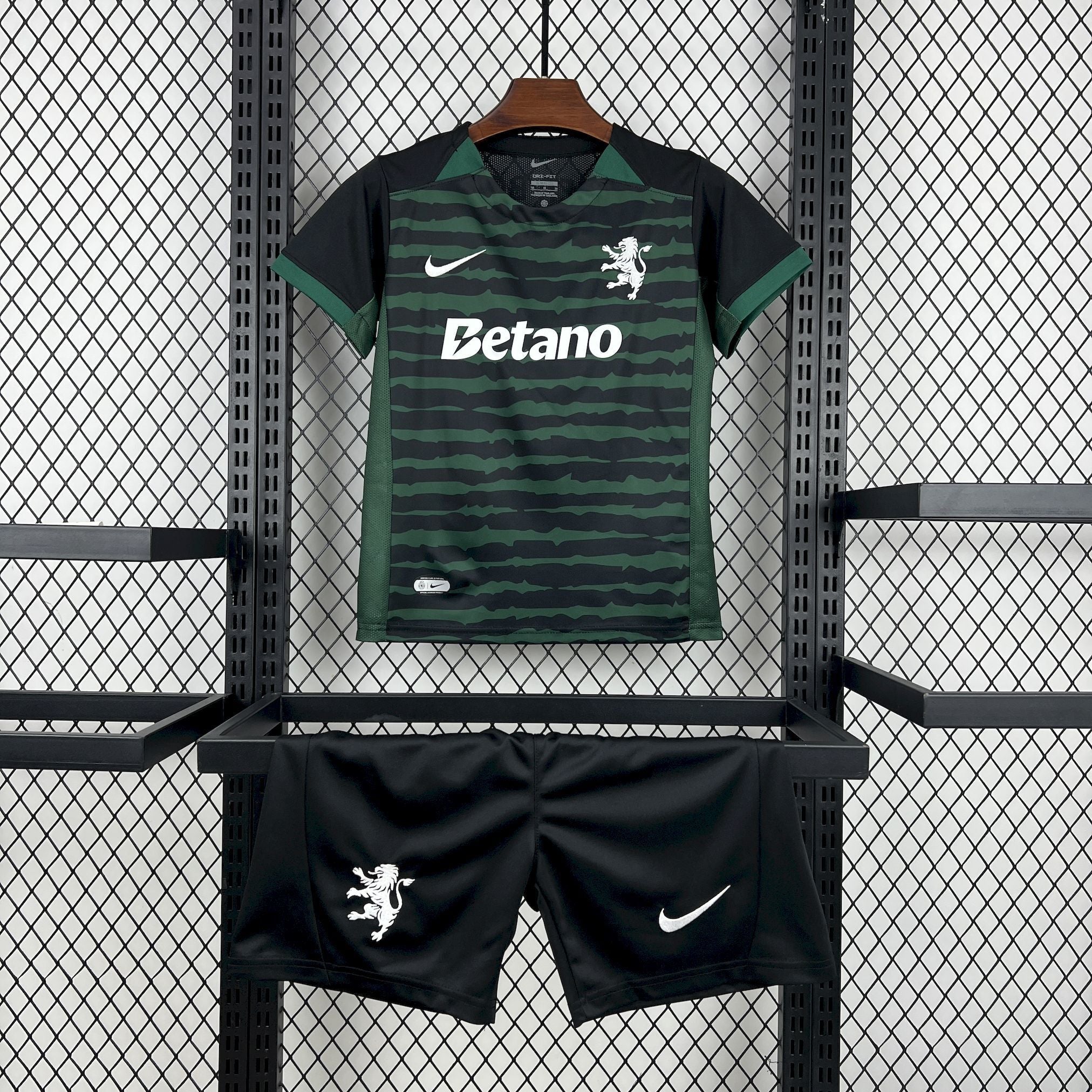 Trikot Sporting CP 2026 Fan-Version (KINDER) + Hose