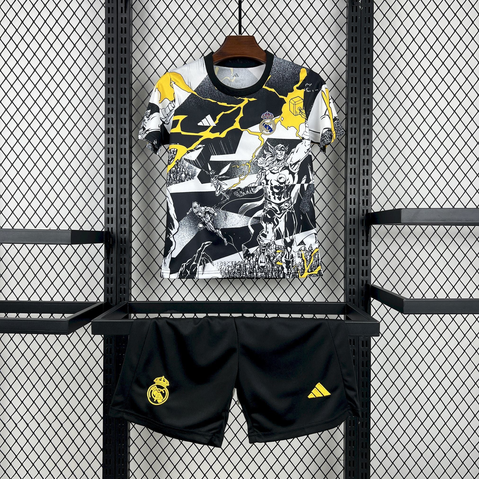 Maillot Real Madrid 2026 Version Fans (ENFANTS) + Shorts