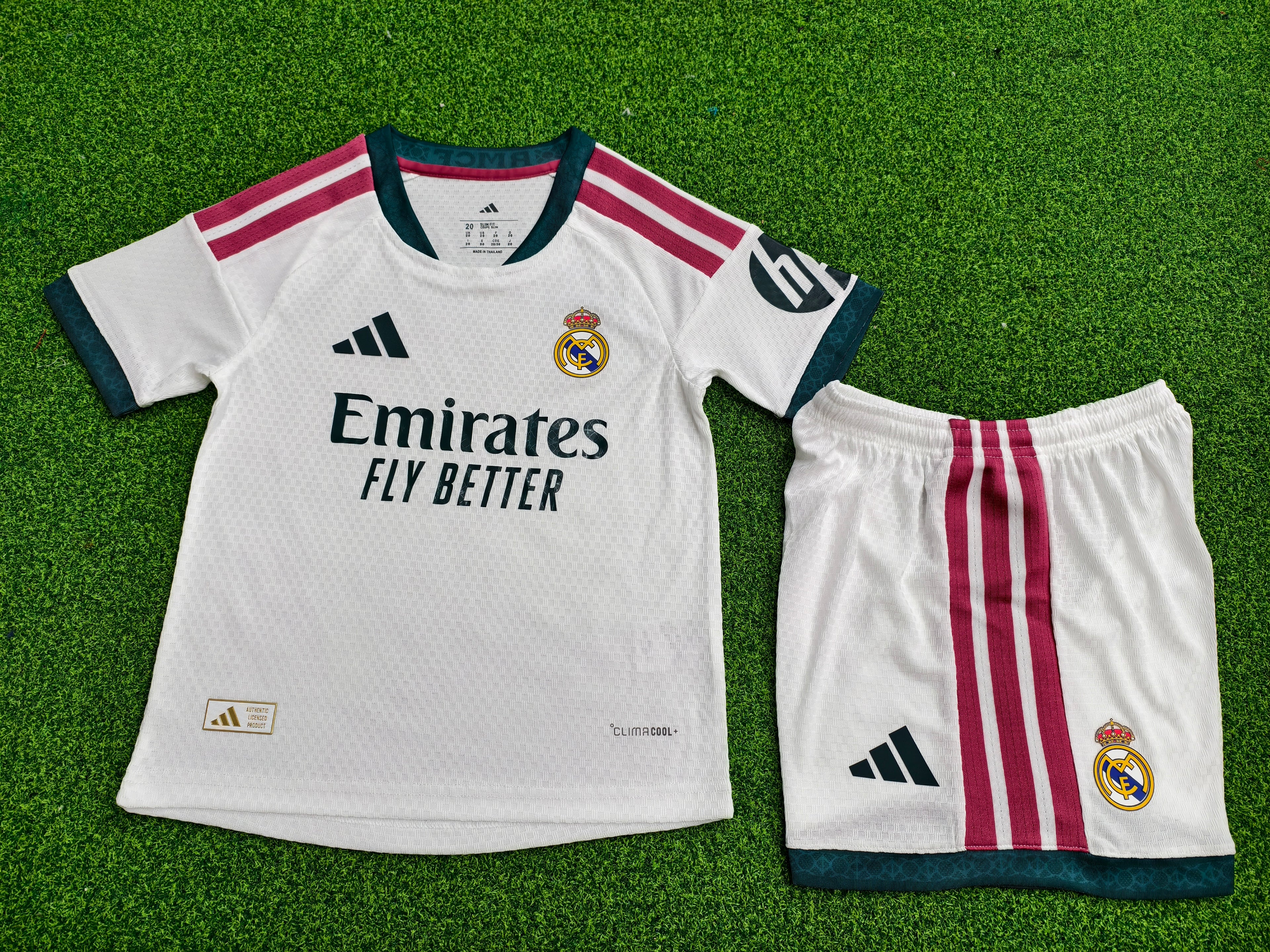 Maillot Real Madrid 2026/2027 Home pour ENFANTS Player Version !