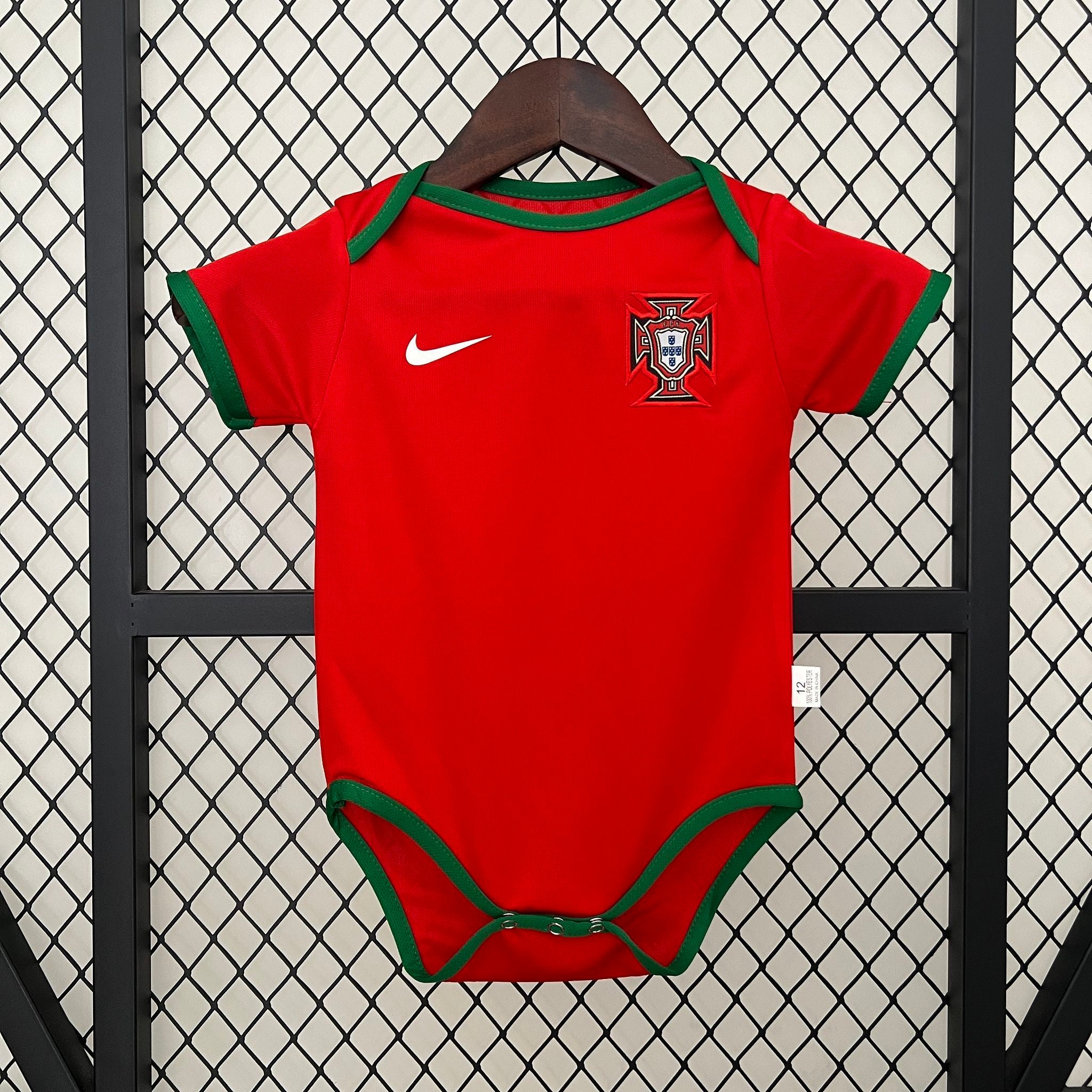 Maillot Portugal pour bébé 2024/2025