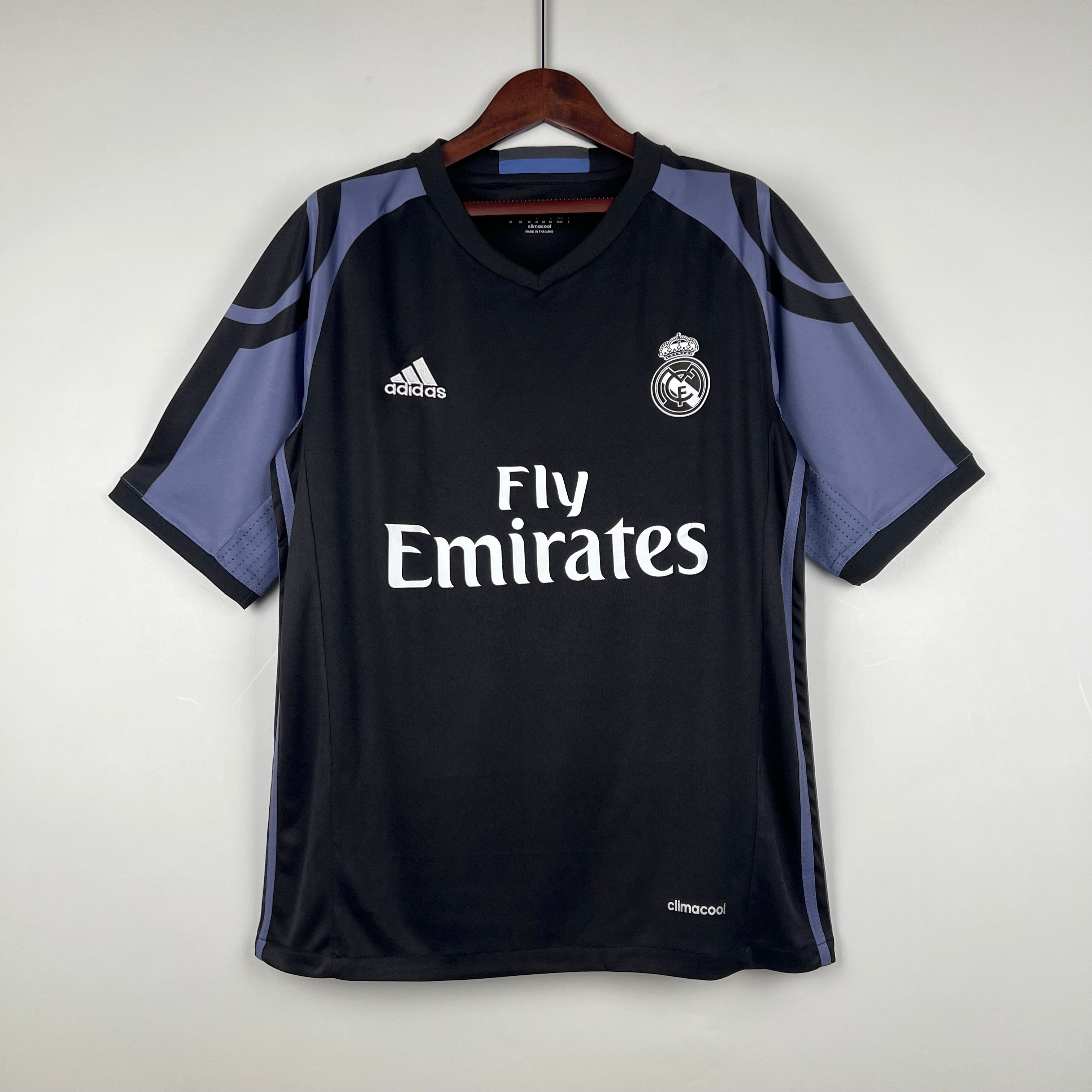 Maillot Real Madrid Fans RETRO 2016/2017